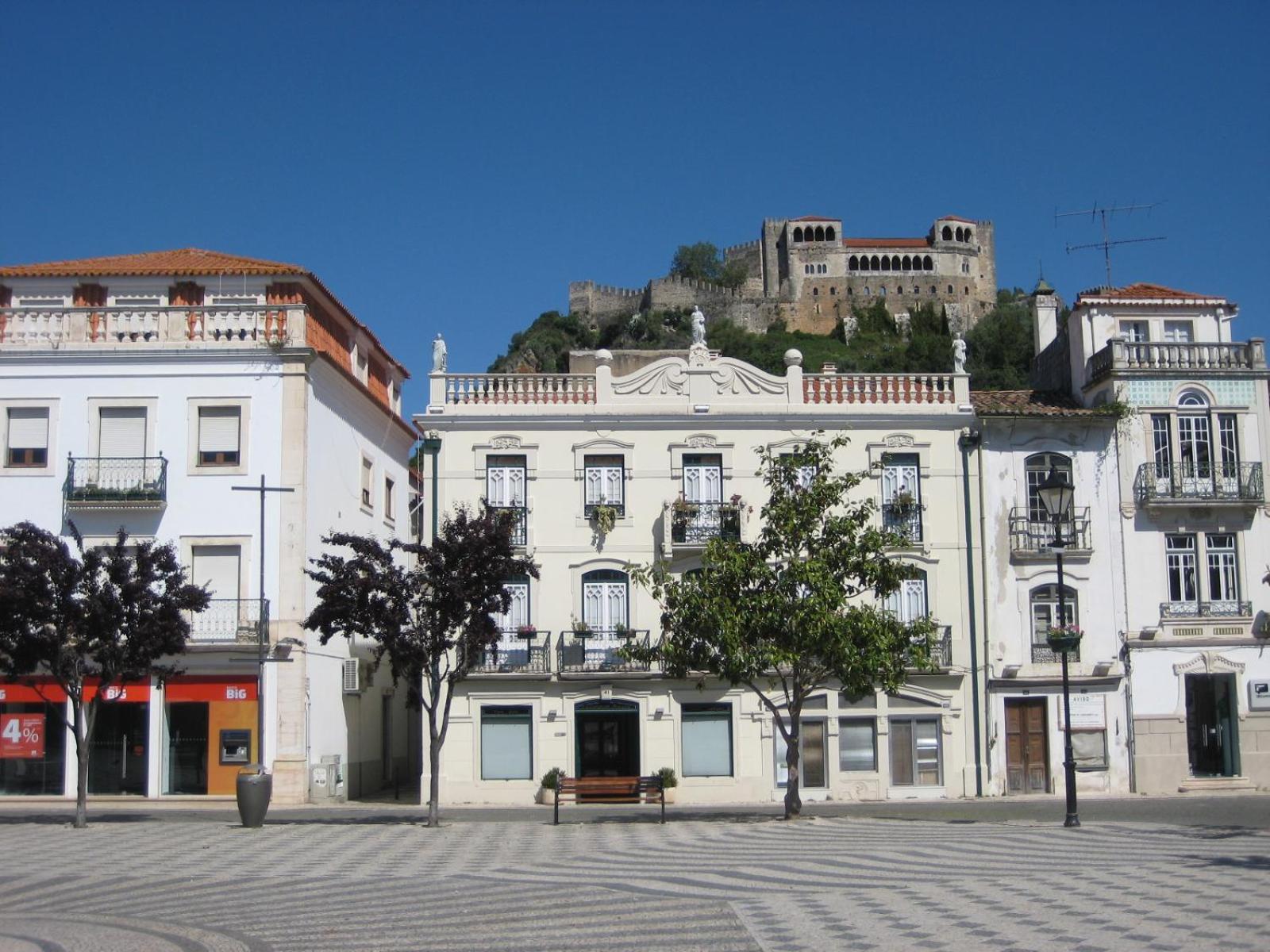 Guest House Eca - Centro Historico Leiria Luaran gambar